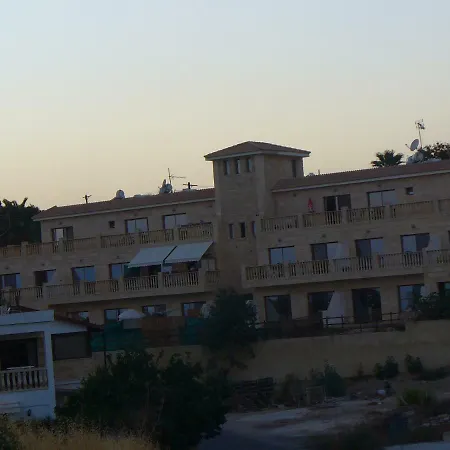 Marlen's Place Near Airport شقة *