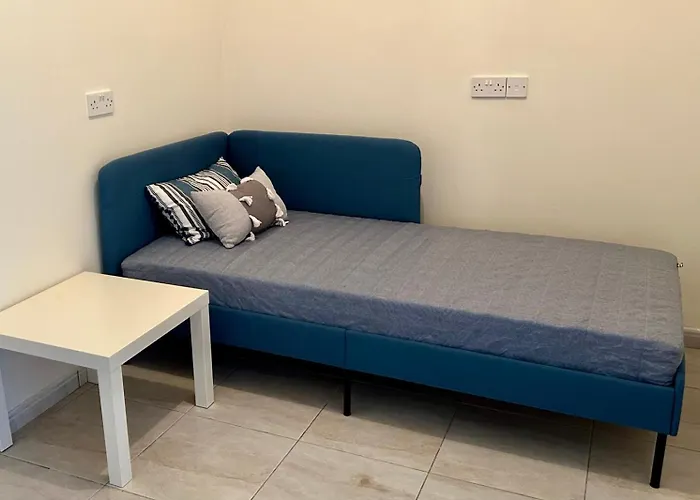 Marlen's Place Near Airport * Paphos